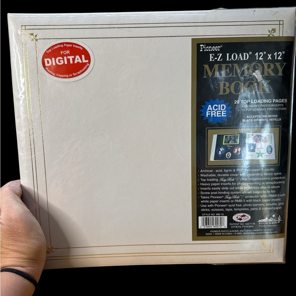 PIONEER White Memory Book 12x12